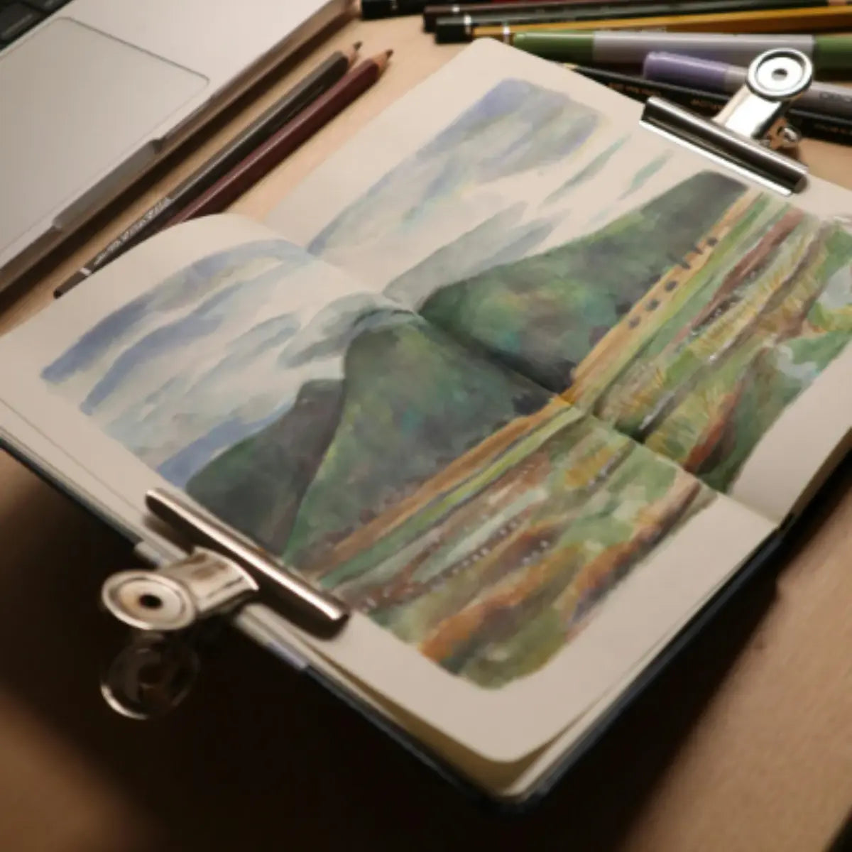 CUADERNO CON ENGARGOLADO 10X15 CM - Arte Bizarro - empaque