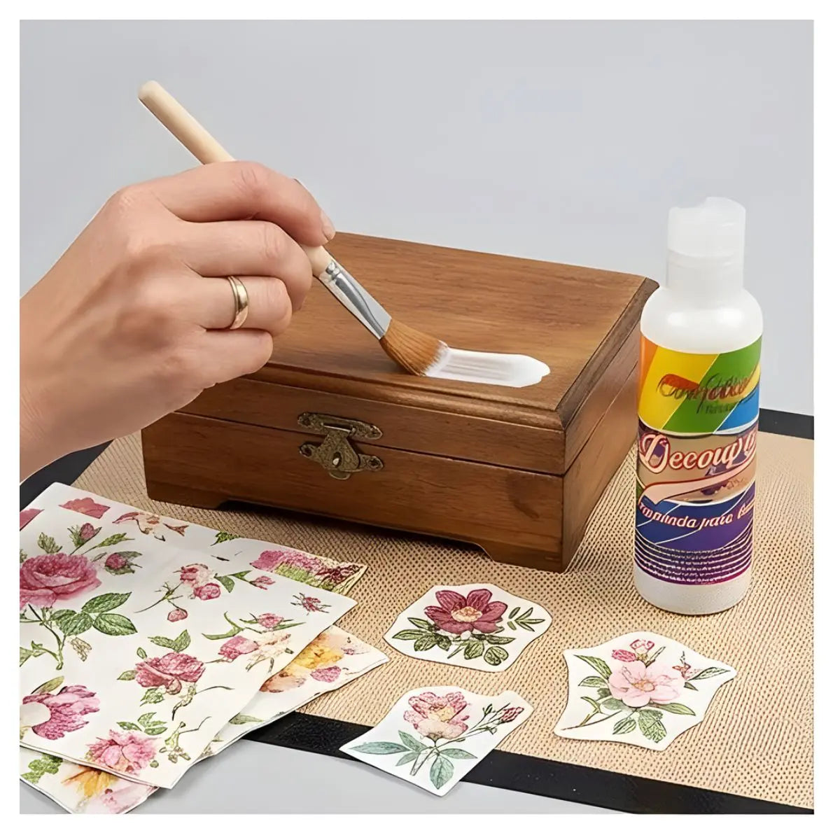 PEGAMENTO PARA DECOUPAGE CONFETTI REGULAR 60ml - Confetti