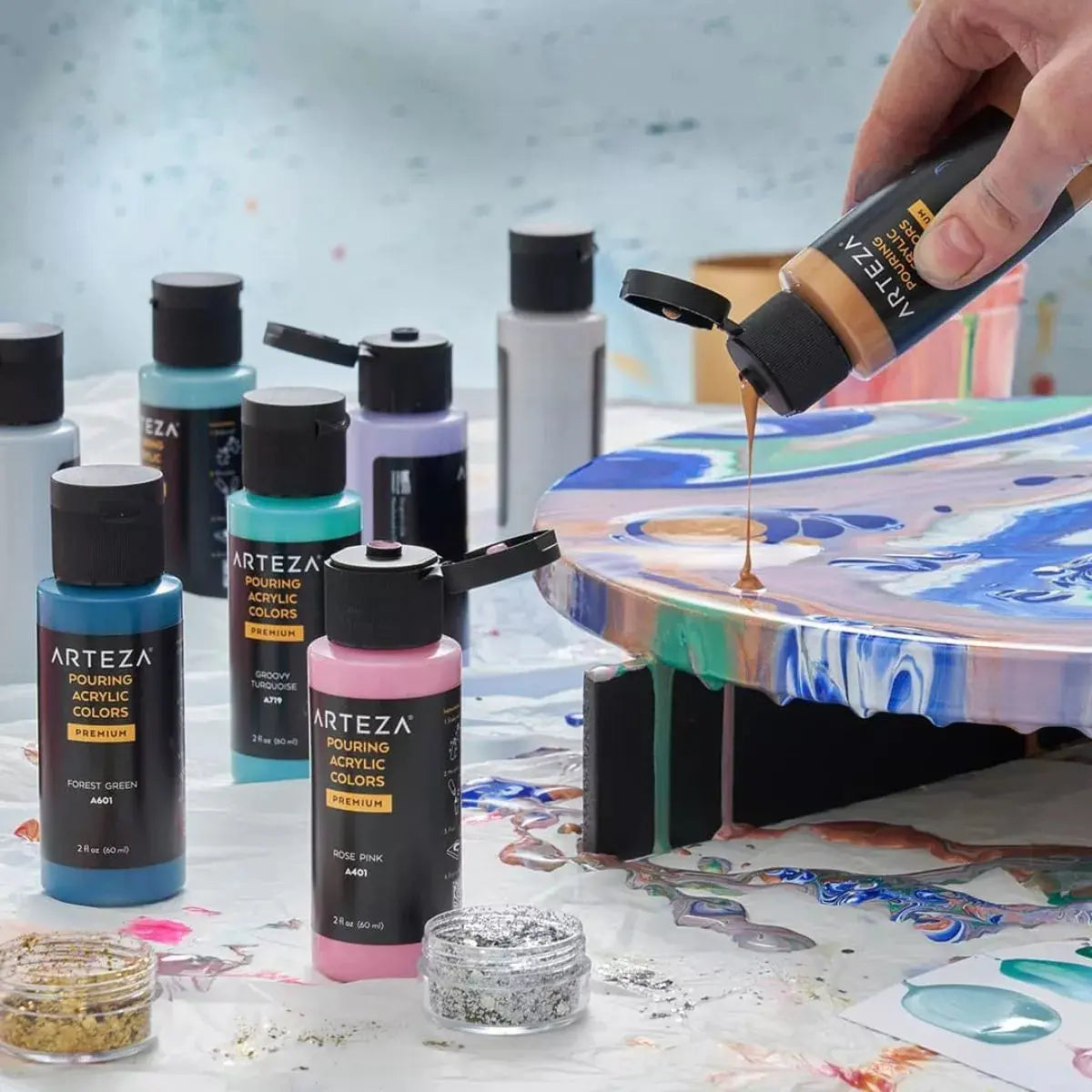 ARTEZA Acrylic Pouring Paint, Set of 4 Colors, 118.3 ml, 4 oz. Bottles, Aqua Tones, High-Flow Acrylic Paint, No Mixing Needed, Art Supplies for Pouring on Canvas, Glass, Paper, Wood, Tile, and Stones - Arteza - contenido