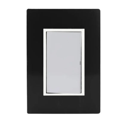 Placa Sanelec Línea Venecia Humo Con Apagador De Escalera 127V - Sanelec - empaque