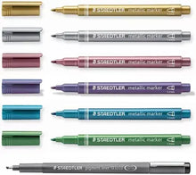 Marcador Plumón Metálico Staedtler 6 Colores Y 1 Estilógrafo - Staedtler - contenido