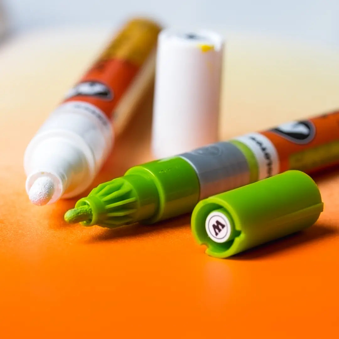 MOLOTOW -MARCADORES ACRÍLICOS ONE4ALL PUNTA REDONDA 2 MM ZINC YELLOW No.006 | #fff001 | opaco | ? | mate / 2 mm - Molotow
